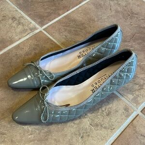 Paul Mayer taupe quilted patent leather kitten heels with cord bow. Size 9. New